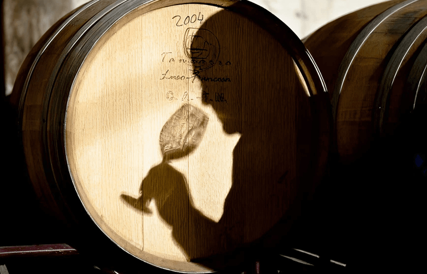 Butoaie de stejar pentru maturarea vinurilor în crama artizanală Trei Puncte